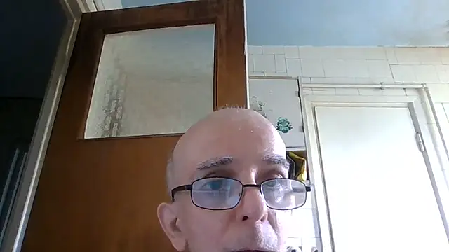 Snapshot of mariusica1@xh chatting on June 20, 2026, 12:54 pm mariusica1xh online show from June 20, 2026, 12:54 pm