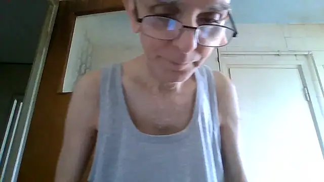 Snapshot of mariusica1@xh chatting on June 18, 2026, 6:45 am mariusica1xh online show from June 18, 2026, 6:45 am