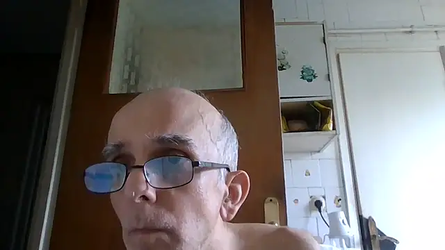 mariusica1xh online show from July 17, 2026, 1:52 pm