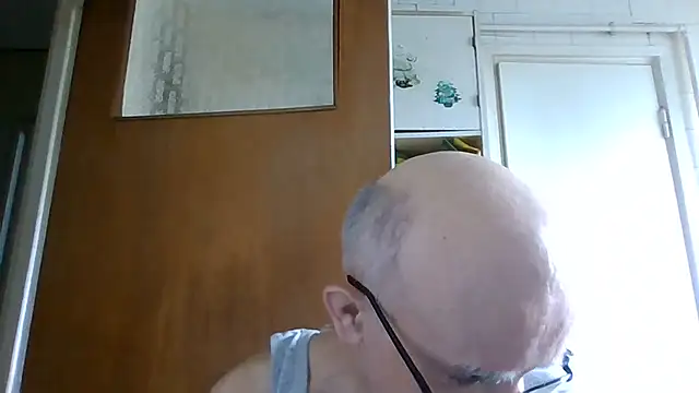mariusica1xh online show from June 21, 2026, 9:37 am