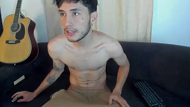 Snapshot of Henrikk_senn chatting on November 5, 2025, 3:26 pm Henrikk senn online show from November 5, 2025, 3:26 pm