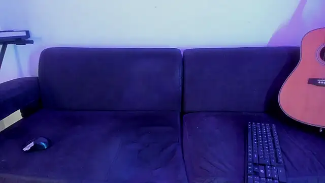 Snapshot of Henrikk_senn chatting on November 19, 2025, 3:17 am Henrikk senn online show from November 19, 2025, 3:17 am