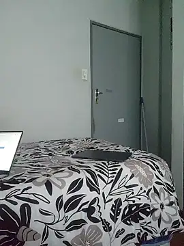 Snapshot of Userio072 chatting on February 5, 2025, 2:37 pm Userio072 online show from February 5, 2025, 2:37 pm