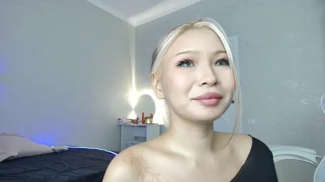 Snapshot of RileyMee chatting on February 28, 2025, 1:15 am RileyMee online show from February 28, 2025, 1:15 am