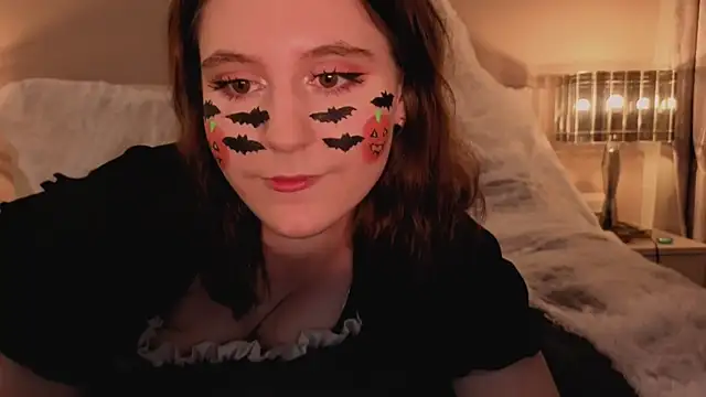 Snapshot of Diana_Flower chatting on October 31, 2025, 6:21 am Diana Flower online show from October 31, 2025, 6:21 am