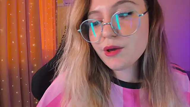 Snapshot of Diana_Flower chatting on January 17, 2025, 1:03 pm Diana Flower online show from January 17, 2025, 1:03 pm