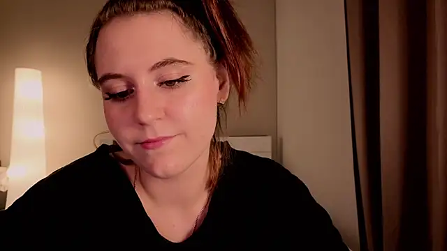 Snapshot of Diana_Flower chatting on December 1, 2025, 4:24 am Diana Flower online show from December 1, 2025, 4:24 am