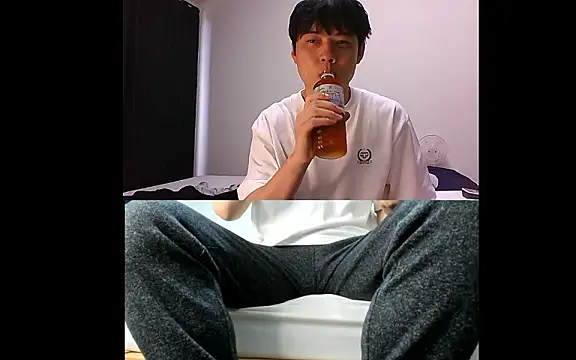 Snapshot of whitebriefboy chatting on November 11, 2025, 4:40 am whitebriefboy online show from November 11, 2025, 4:40 am