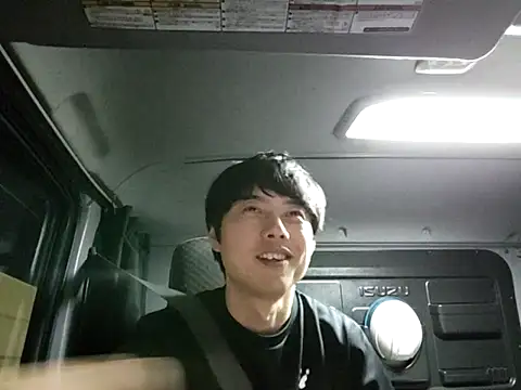 Snapshot of whitebriefboy chatting on July 24, 2026, 5:31 pm whitebriefboy online show from July 24, 2026, 5:31 pm