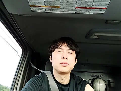 Snapshot of whitebriefboy chatting on July 31, 2026, 9:01 pm whitebriefboy online show from July 31, 2026, 9:01 pm