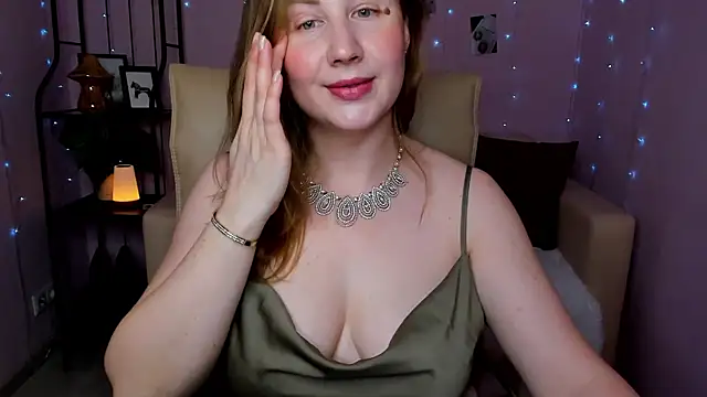 Snapshot of Helens_love chatting on February 26, 2025, 2:41 am Helens love online show from February 26, 2025, 2:41 am