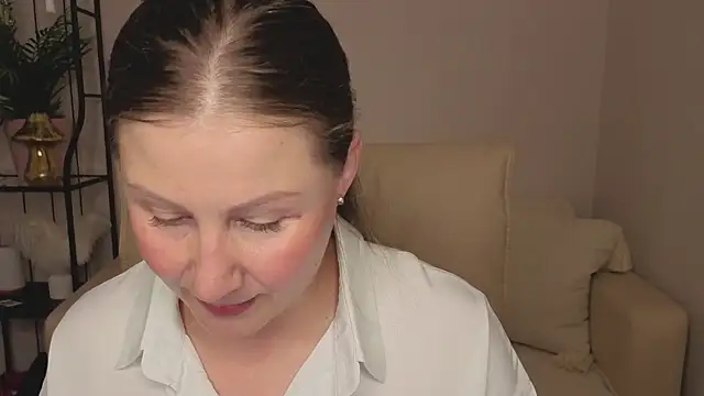 Snapshot of Helens_love chatting on July 19, 2026, 1:58 am Helens love online show from July 19, 2026, 1:58 am