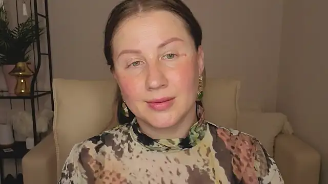 Snapshot of Helens_love chatting on August 4, 2026, 2:16 am Helens love online show from August 4, 2026, 2:16 am