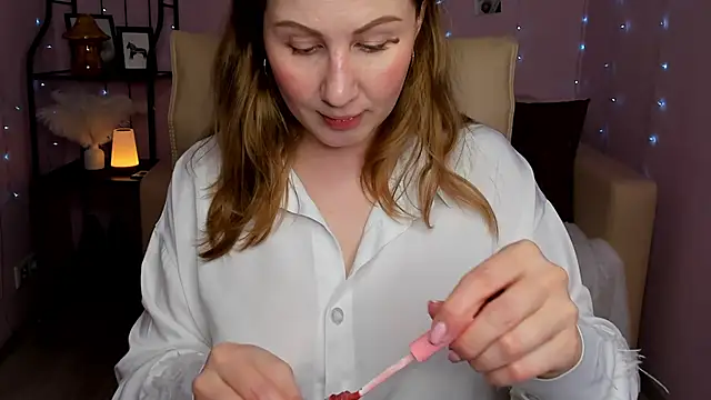 Snapshot of Helens_love chatting on March 21, 2025, 2:18 am Helens love online show from March 21, 2025, 2:18 am