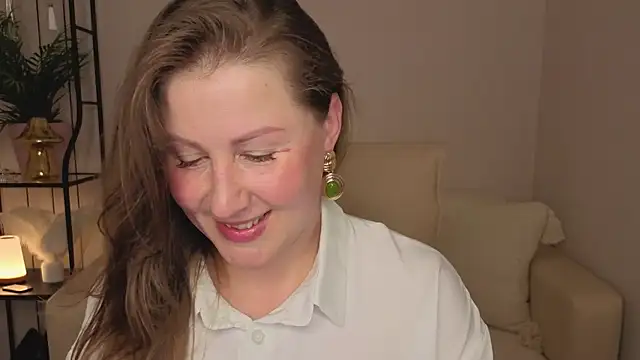 Snapshot of Helens_love chatting on July 9, 2026, 2:45 am Helens love online show from July 9, 2026, 2:45 am