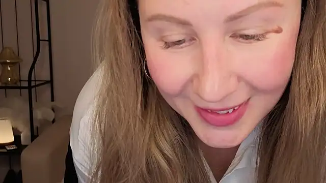 Snapshot of Helens_love chatting on October 9, 2025, 2:23 am Helens love online show from October 9, 2025, 2:23 am