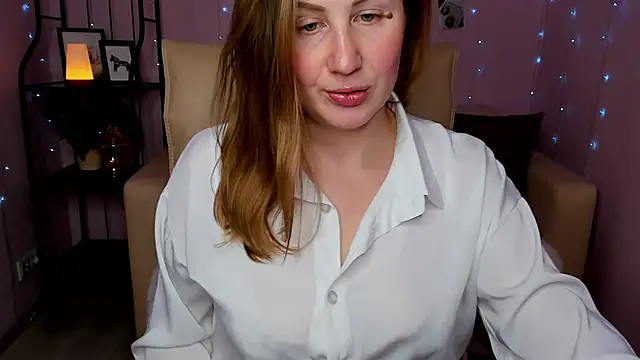 Snapshot of Helens_love chatting on February 27, 2025, 4:57 am Helens love online show from February 27, 2025, 4:57 am