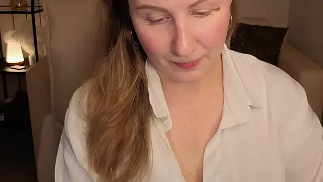 Snapshot of Helens_love chatting on September 26, 2025, 1:45 am Helens love online show from September 26, 2025, 1:45 am