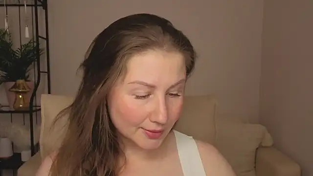 Snapshot of Helens_love chatting on July 16, 2026, 1:46 am Helens love online show from July 16, 2026, 1:46 am