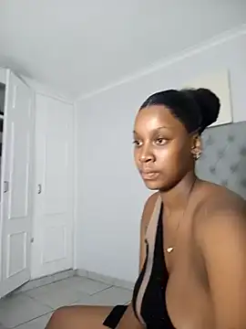 Snapshot of Candy_Love_18 chatting on February 12, 2025, 5:48 pm Candy Love 18 online show from February 12, 2025, 5:48 pm