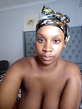 Snapshot of Candy_Love_18 chatting on February 6, 2025, 4:58 pm Candy Love 18 online show from February 6, 2025, 4:58 pm