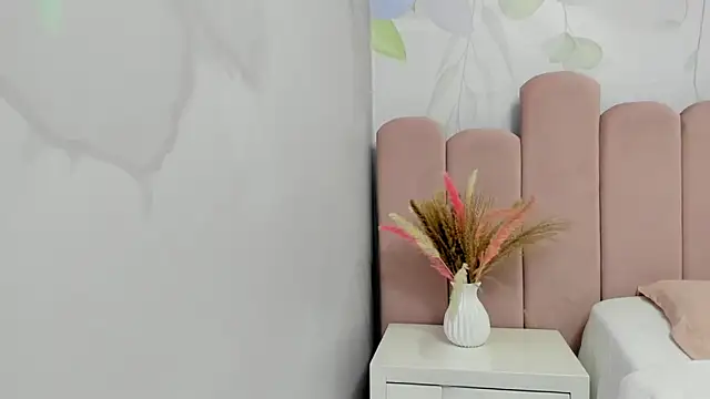 Annie Cute18  online show from March 5, 2025, 3:51 am