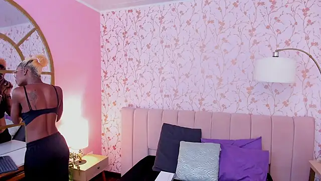 Snapshot of amber-hill chatting on October 26, 2025, 12:05 pm amber-hill online show from October 26, 2025, 12:05 pm