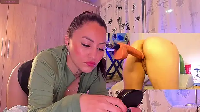 jolee   online show from March 13, 2026, 1:21 am