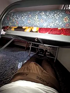 Yours daddy6728 online show from November 21, 2025, 12:04 pm