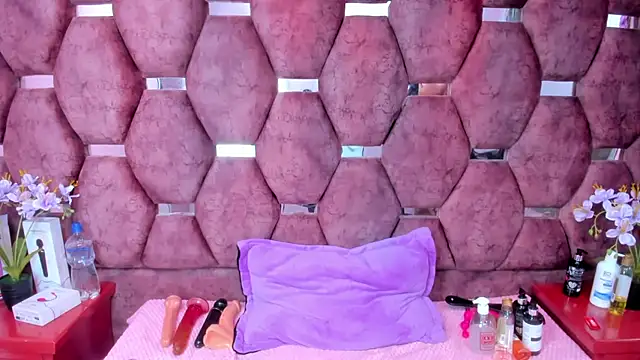 Snapshot of SaraLoveee_ chatting on March 7, 2025, 6:02 am SaraLoveee online show from March 7, 2025, 6:02 am