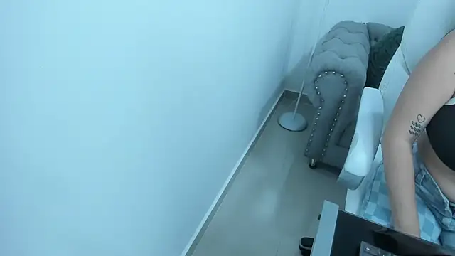 Snapshot of naomii_campbell_ chatting on October 18, 2025, 8:22 pm naomii campbell online show from October 18, 2025, 8:22 pm