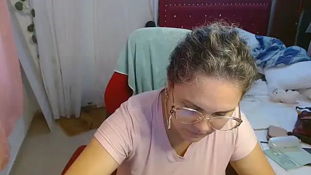 helenca43 online show from November 6, 2025, 11:58 am