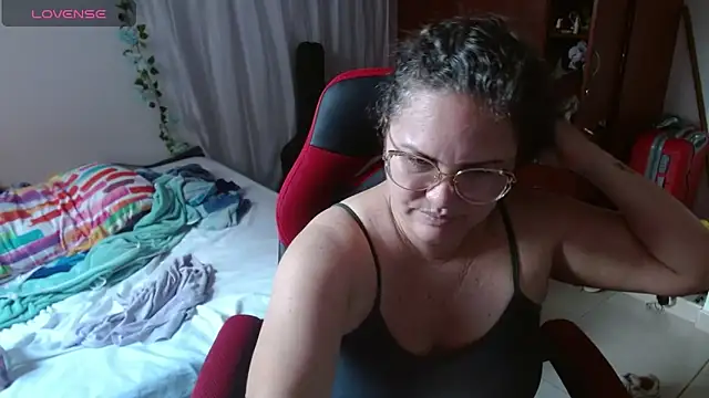 helenca43 online show from March 11, 2026, 8:25 pm