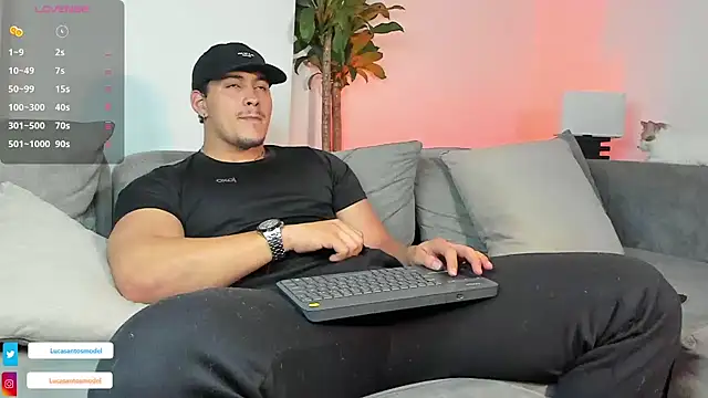 Snapshot of lucasanto_ chatting on February 12, 2025, 4:23 am lucasanto online show from February 12, 2025, 4:23 am