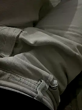 Snapshot of YawlingJingoist chatting on November 21, 2025, 5:45 pm YawlingJingoist online show from November 21, 2025, 5:45 pm