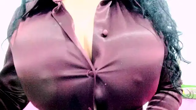 Snapshot of valeriasexxx chatting on July 29, 2026, 8:35 am valeriasexxx online show from July 29, 2026, 8:35 am