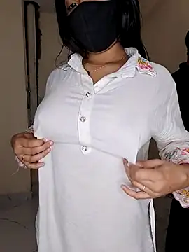 riya190 online show from February 5, 2026, 7:04 am