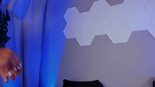 EviePhoenix online show from June 8, 2026, 1:28 am