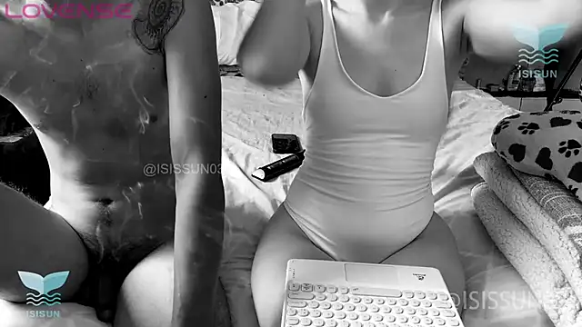 Snapshot of isissun03 chatting on November 4, 2025, 3:27 pm isissun03 online show from November 4, 2025, 3:27 pm