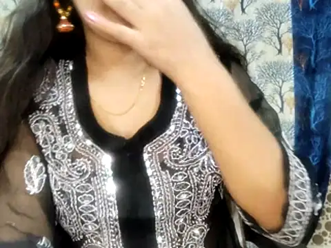 Aarvi Arora online show from October 19, 2025, 2:42 pm