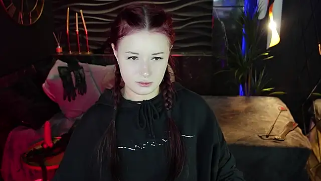 Lily Moonlight online show from October 22, 2025, 7:41 am