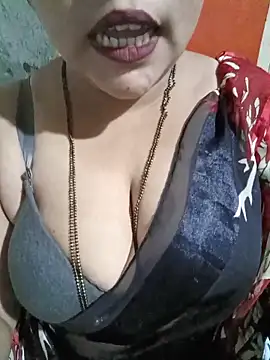 Snapshot of Beautyy38 chatting on June 6, 2026, 2:39 am Beautyy38 online show from June 6, 2026, 2:39 am