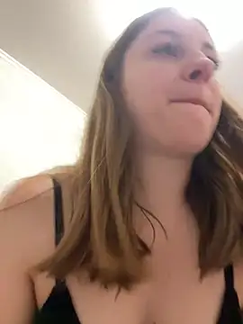 Strawberryyyyik online show from December 25, 2024, 5:16 am