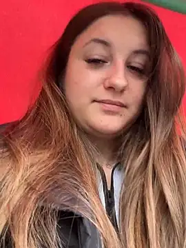 Strawberryyyyik online show from October 5, 2025, 7:10 am