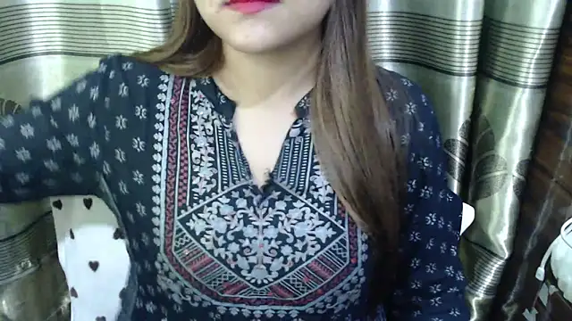 Snapshot of queen_angelina chatting on March 8, 2026, 8:01 pm queen angelina online show from March 8, 2026, 8:01 pm