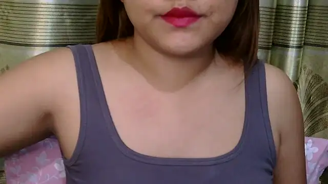 Snapshot of queen_angelina chatting on April 15, 2026, 6:34 pm queen angelina online show from April 15, 2026, 6:34 pm