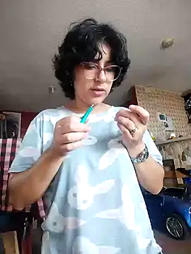 Im Alma  online show from February 4, 2025, 1:38 pm