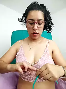 Snapshot of Im_Alma_ chatting on July 9, 2026, 2:05 pm Im Alma online show from July 9, 2026, 2:05 pm