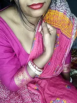 Snapshot of Wifesuman40 chatting on December 25, 2024, 10:28 am Wifesuman40 online show from December 25, 2024, 10:28 am