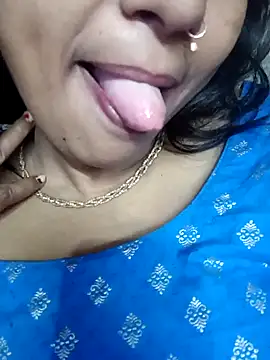 Snapshot of Wifesuman40 chatting on December 15, 2024, 3:24 am Wifesuman40 online show from December 15, 2024, 3:24 am